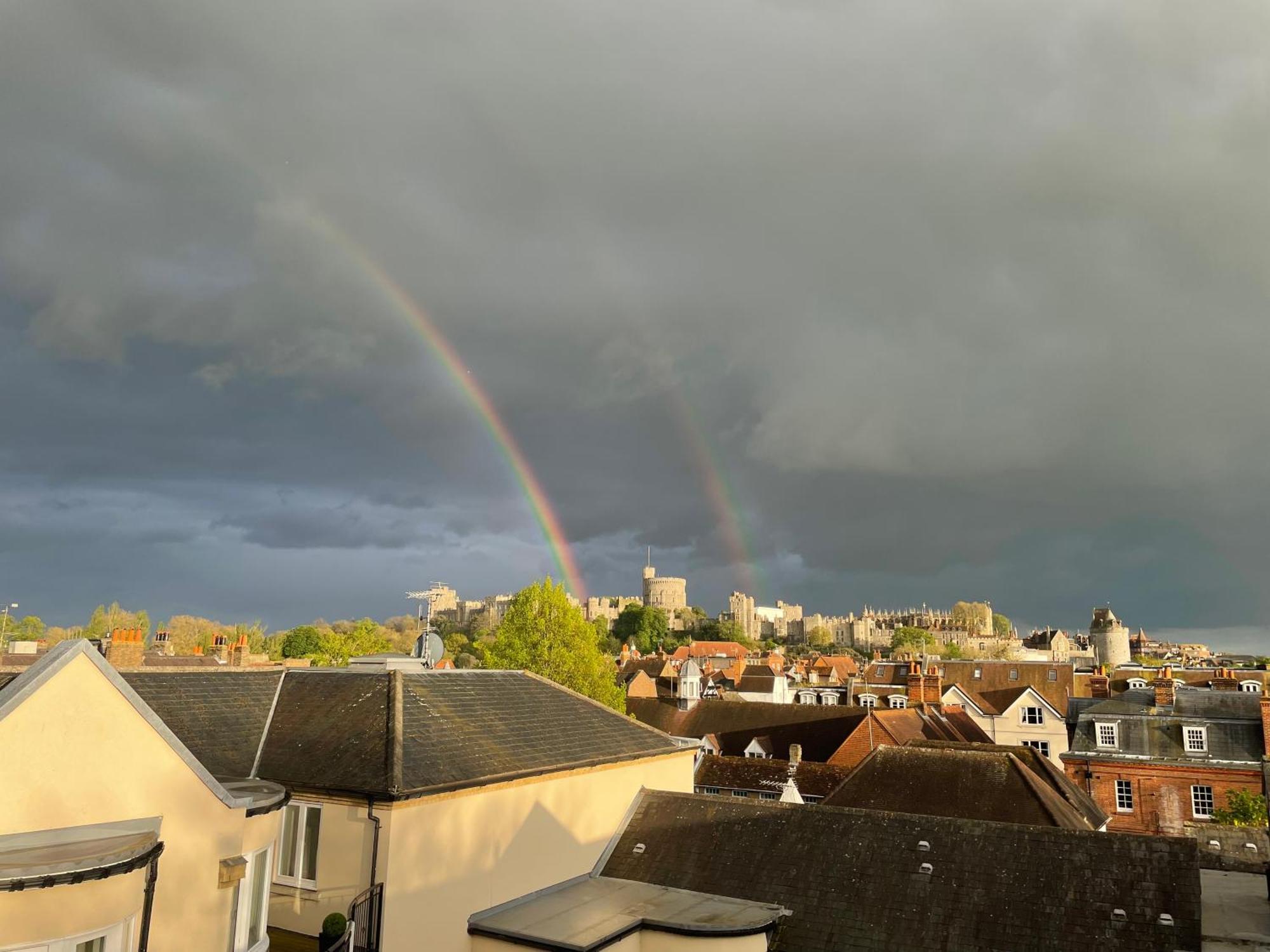 Top Floor En-Suite Double Bedrooms With Great View Of Windsor Castle & Free Parking 外观 照片