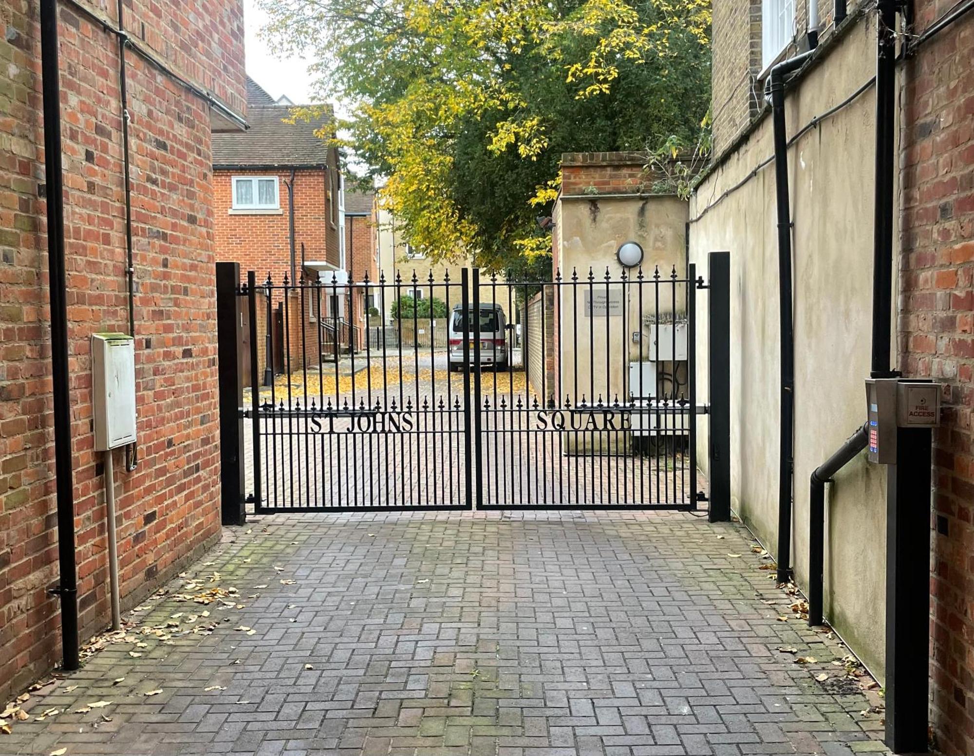 Top Floor En-Suite Double Bedrooms With Great View Of Windsor Castle & Free Parking 外观 照片