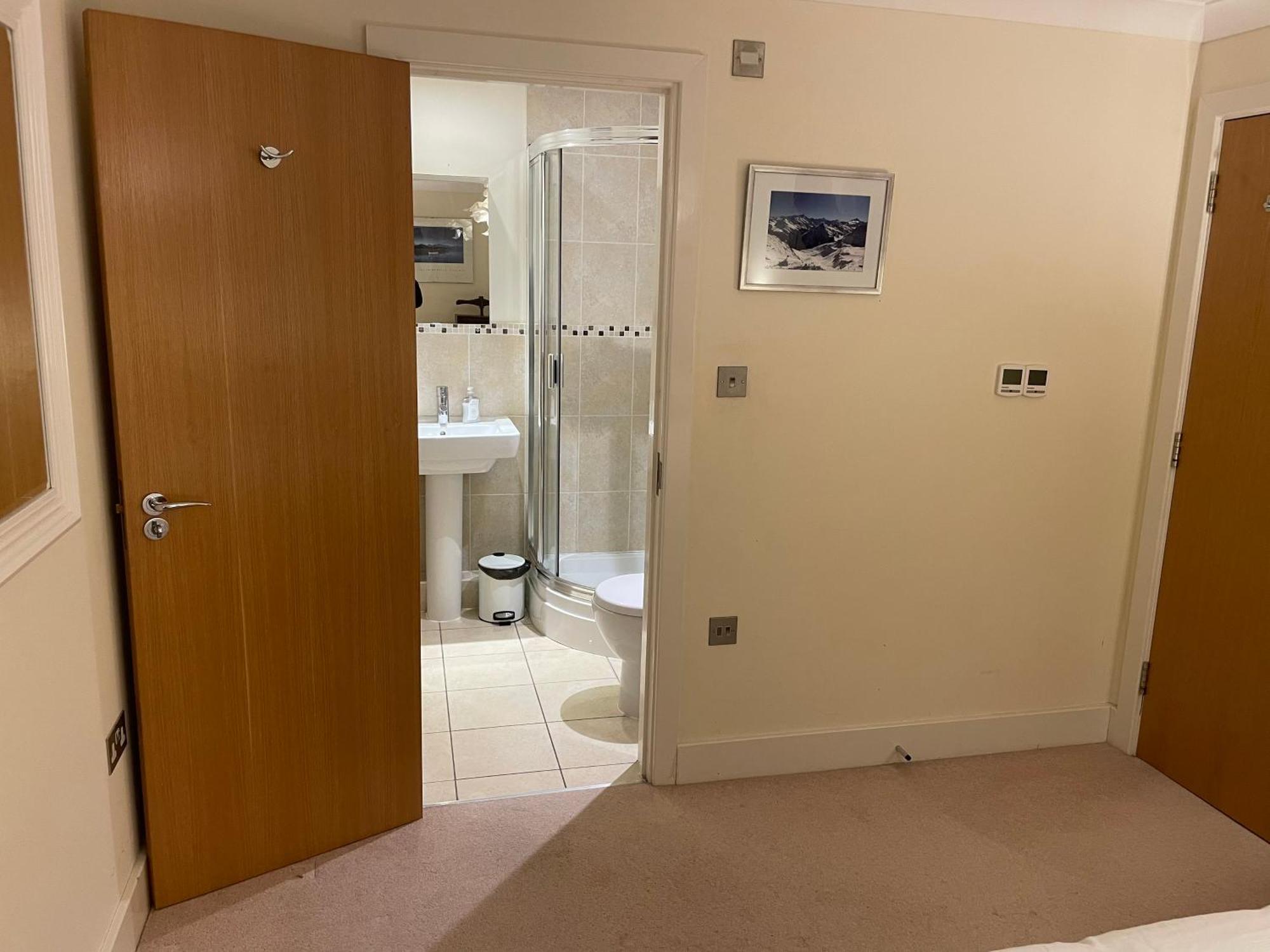 Top Floor En-Suite Double Bedrooms With Great View Of Windsor Castle & Free Parking 外观 照片