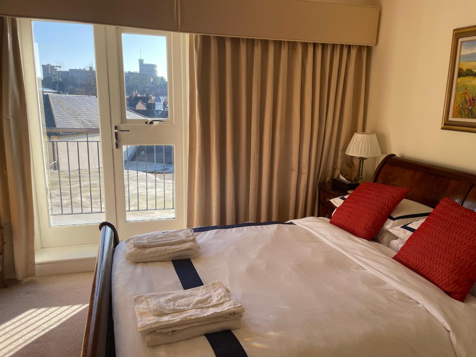 Top Floor En-Suite Double Bedrooms With Great View Of Windsor Castle & Free Parking 外观 照片