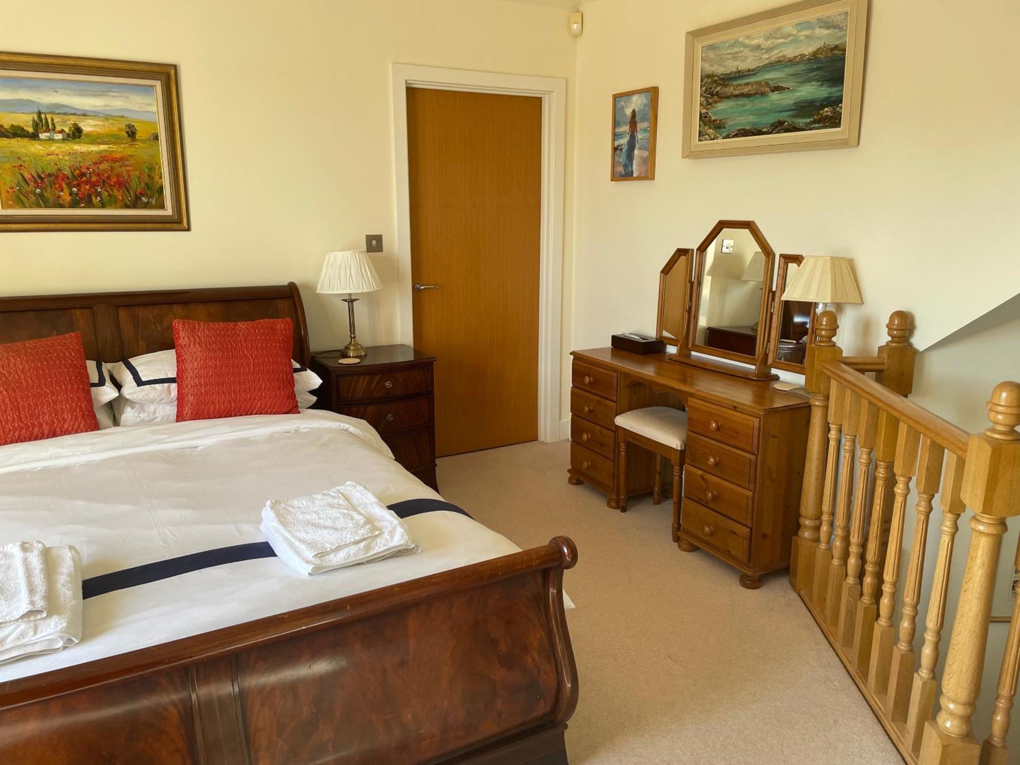 Top Floor En-Suite Double Bedrooms With Great View Of Windsor Castle & Free Parking 外观 照片