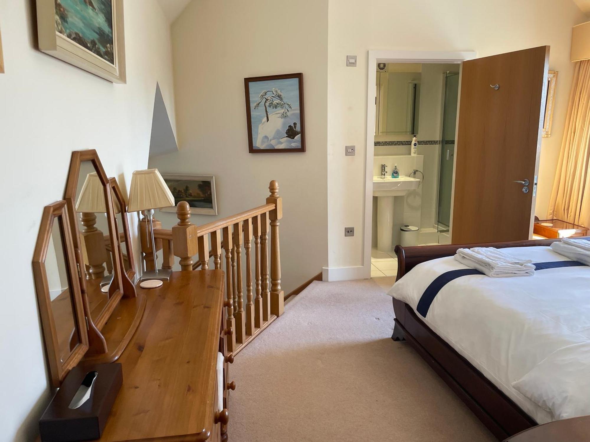 Top Floor En-Suite Double Bedrooms With Great View Of Windsor Castle & Free Parking 外观 照片