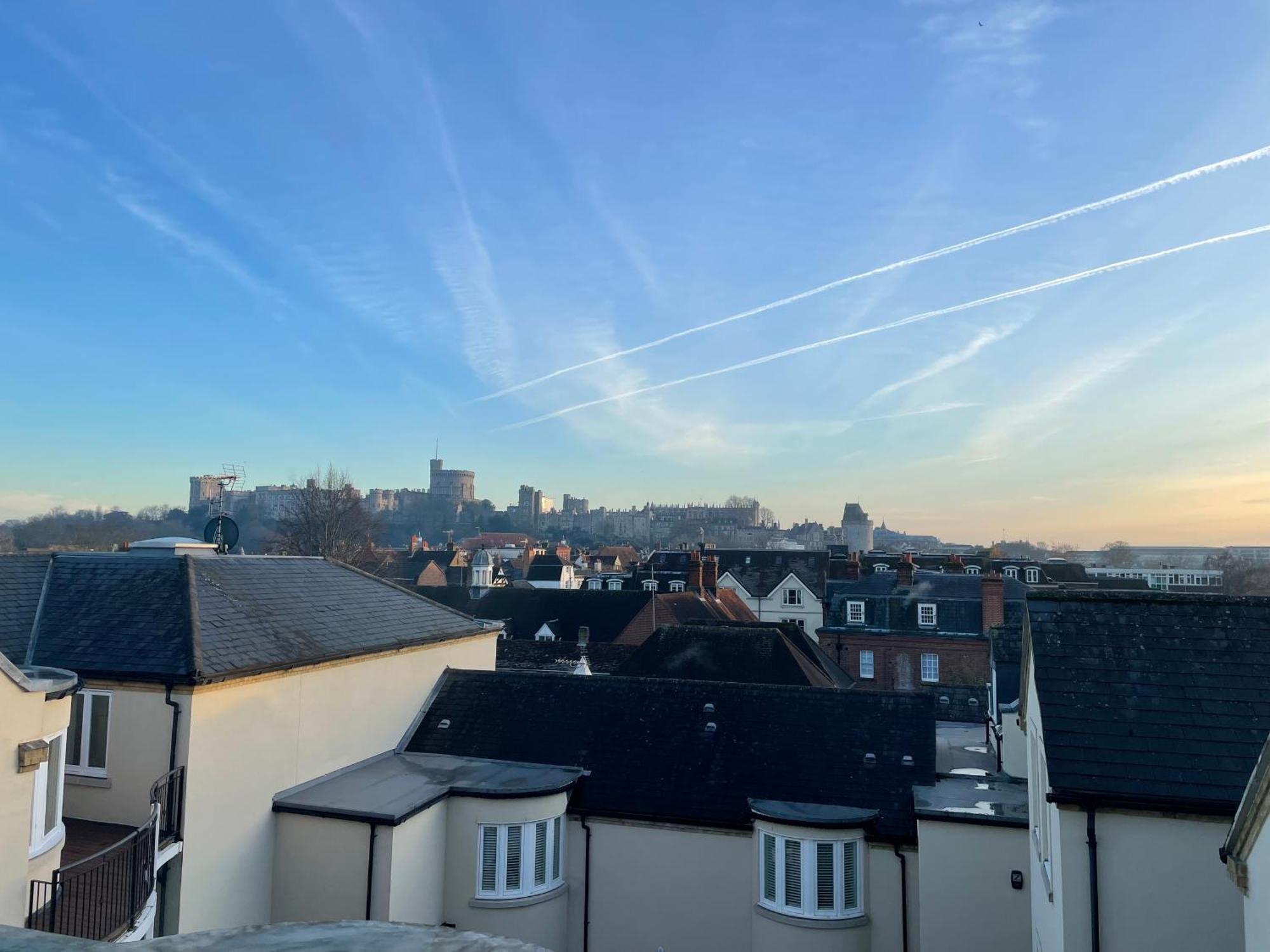 Top Floor En-Suite Double Bedrooms With Great View Of Windsor Castle & Free Parking 外观 照片