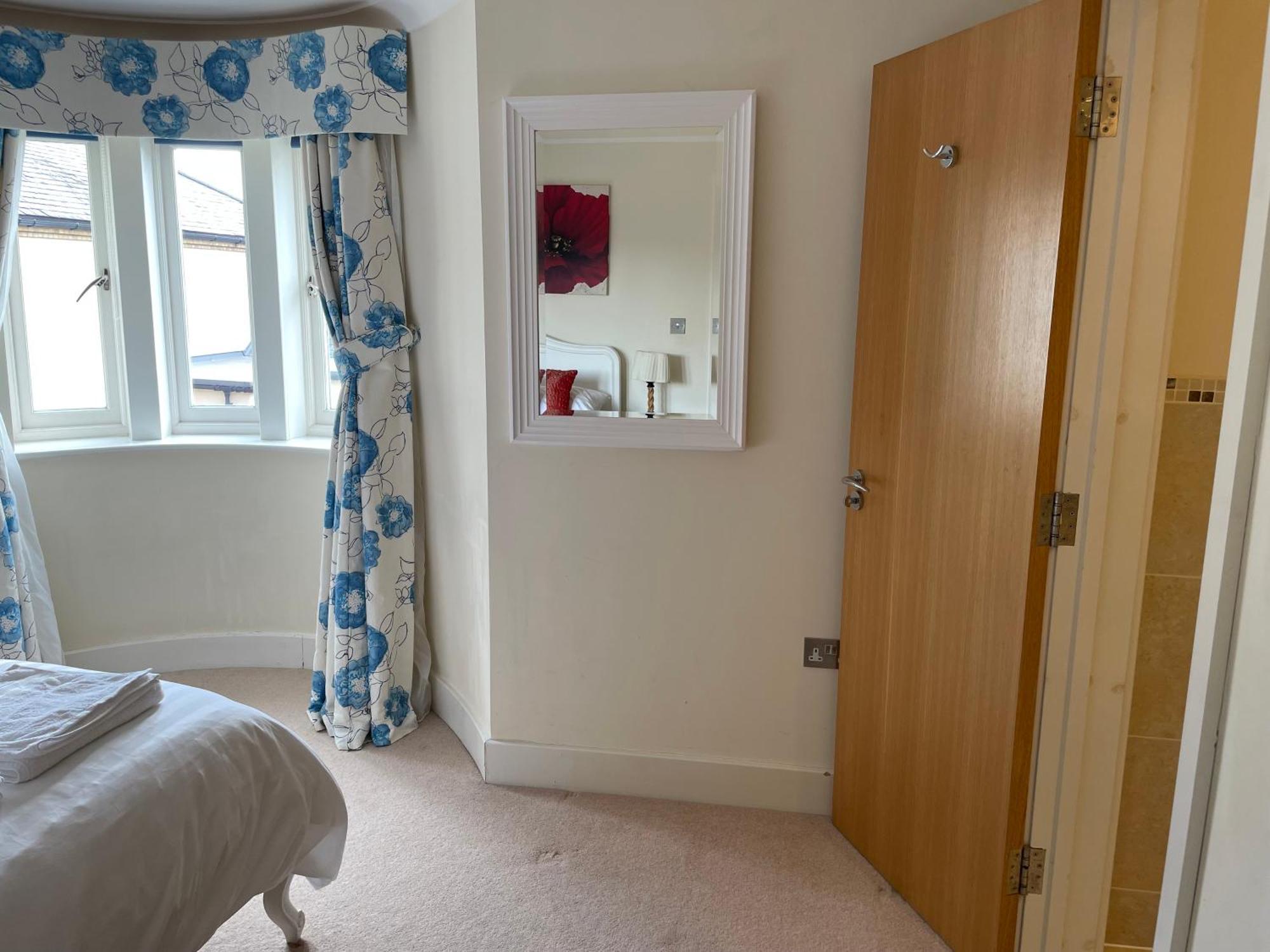 Top Floor En-Suite Double Bedrooms With Great View Of Windsor Castle & Free Parking 外观 照片