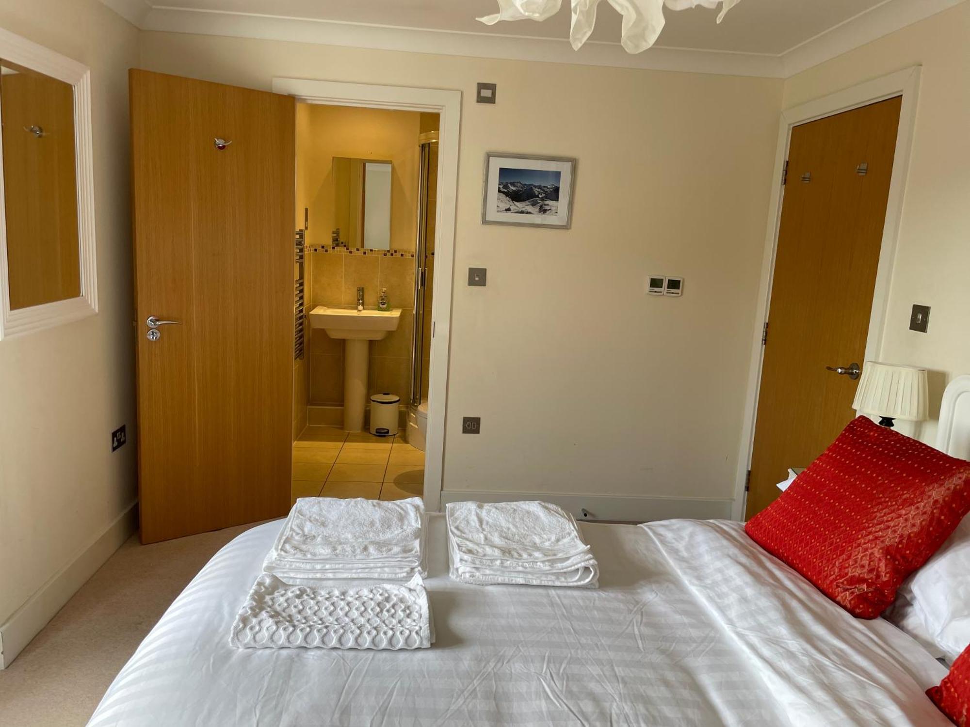 Top Floor En-Suite Double Bedrooms With Great View Of Windsor Castle & Free Parking 外观 照片