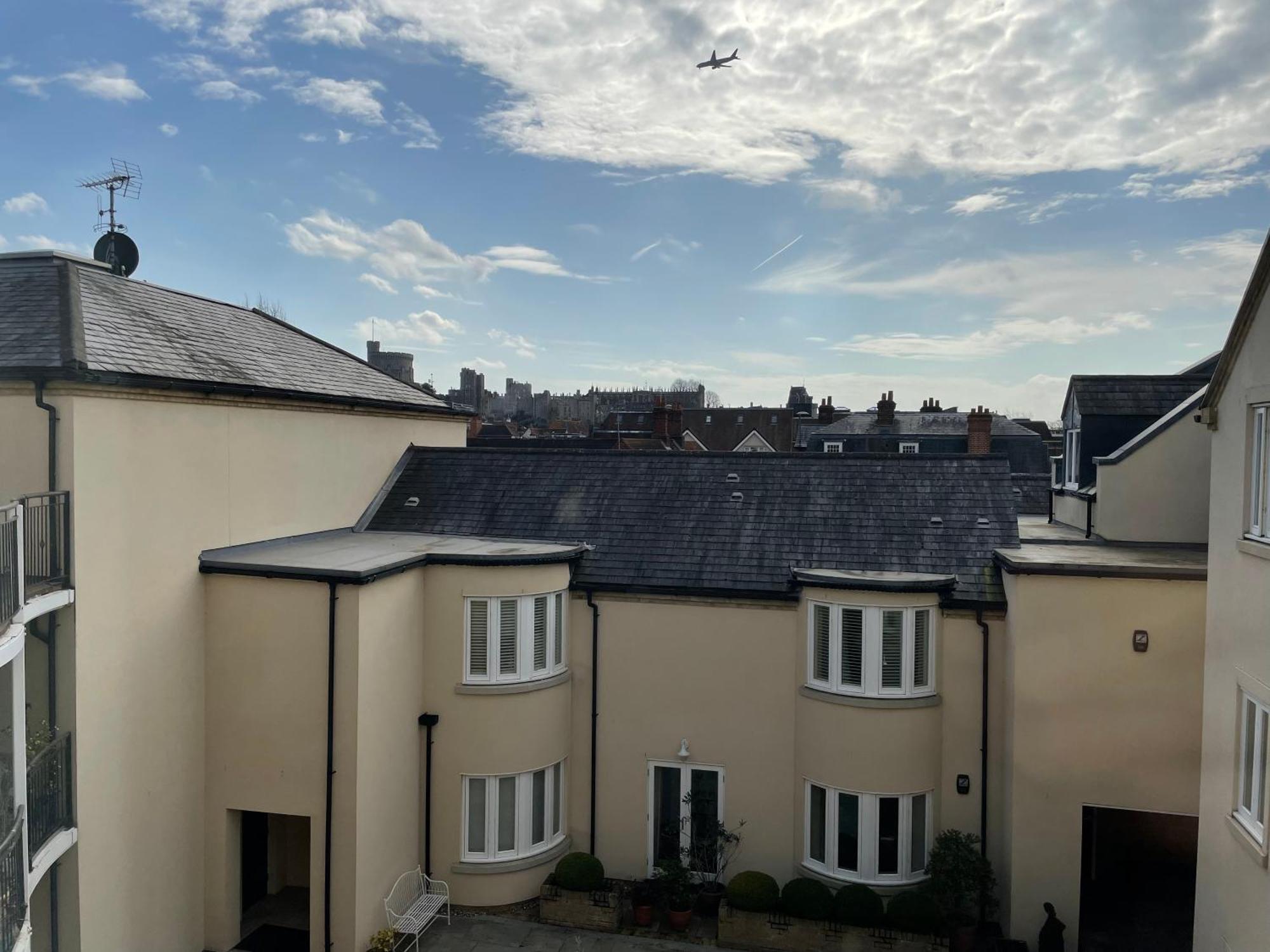 Top Floor En-Suite Double Bedrooms With Great View Of Windsor Castle & Free Parking 外观 照片