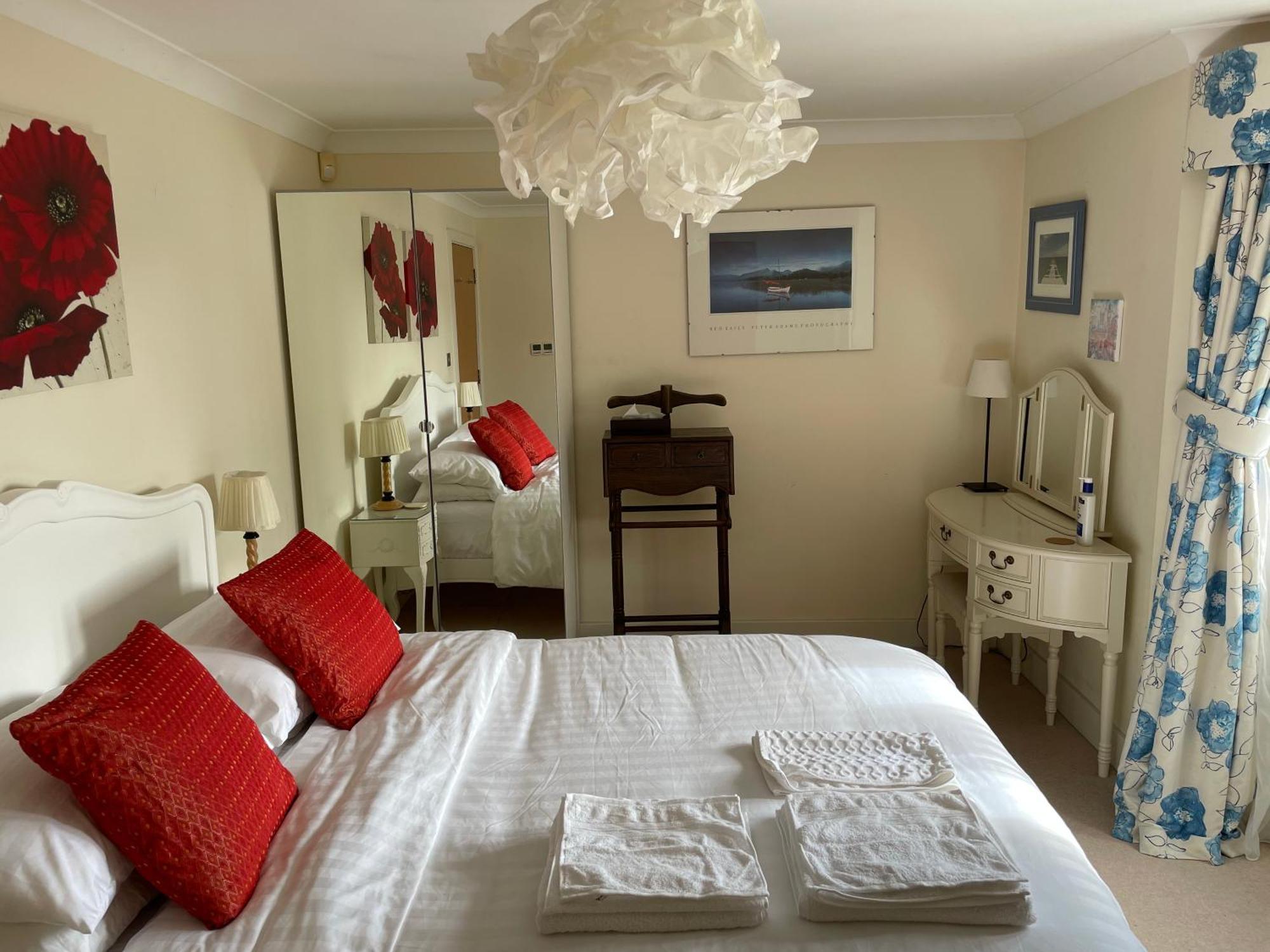 Top Floor En-Suite Double Bedrooms With Great View Of Windsor Castle & Free Parking 外观 照片